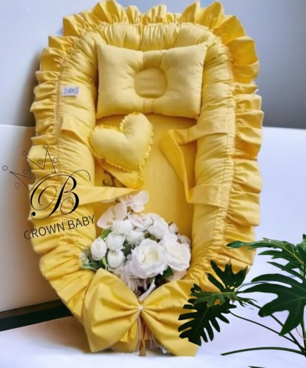 FIRFIR BABYNEST  IN YELLOW!