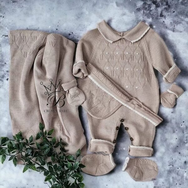 WINTER COLLECTION SET IS OF 5 PCS
